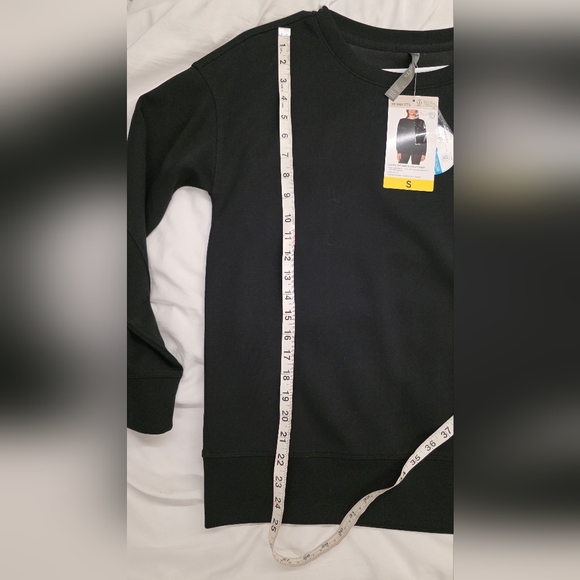 Mondetta Scubs Crewneck Black Top Size Small NWT - Picture 8 of 8
